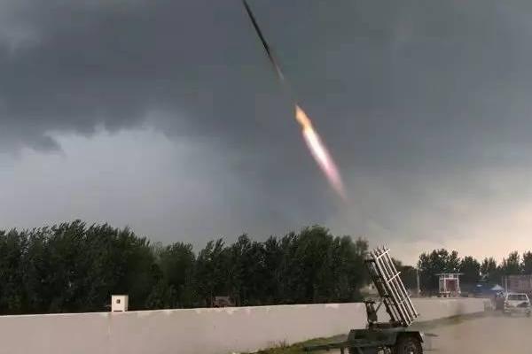 人工降雨的条件 人工降雨会打雷吗