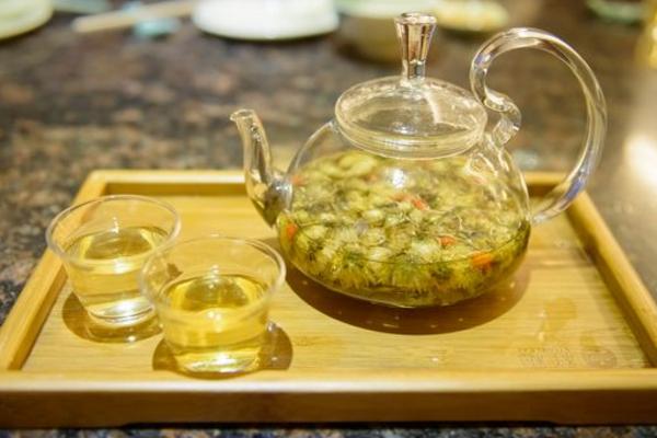 菊花茶能减肥吗 菊花茶和绿茶可以一起喝吗