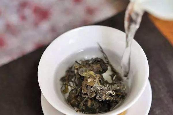 喝黑茶有什么好处 女性喝黑茶好吗