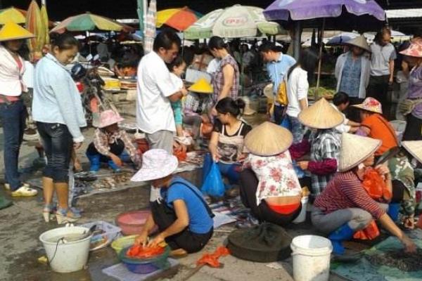 梦见买鱼是什么意思 女人梦到去菜市场买鱼有什么预兆