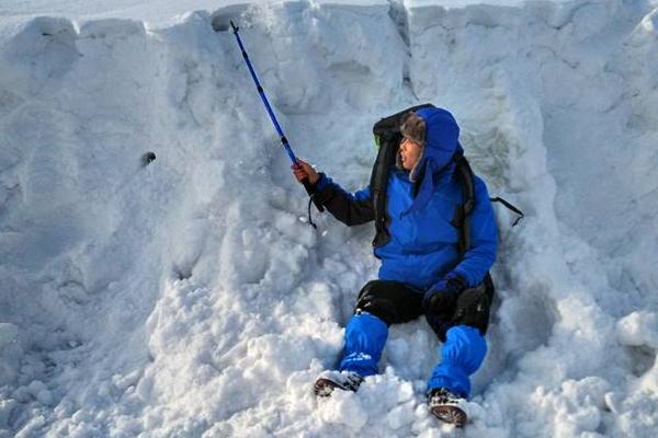 梦见打雪仗是什么意思 女人梦到别人打雪仗有什么预兆