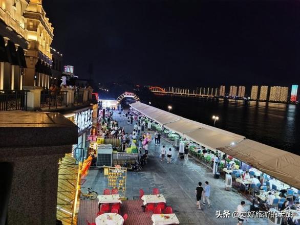 长沙夜市一条街最出名的地方在哪里（外地来长沙必打卡的夜宵街）