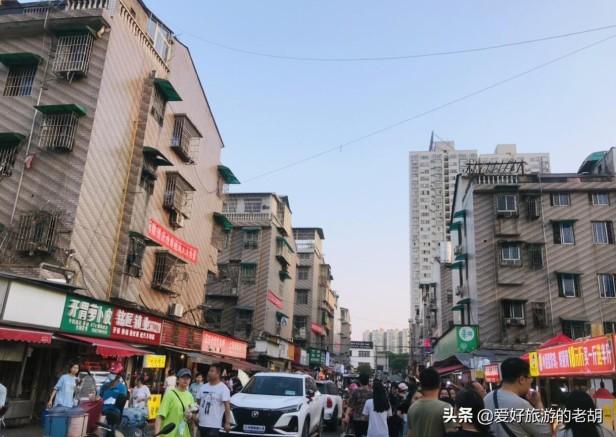 长沙夜市一条街最出名的地方在哪里（外地来长沙必打卡的夜宵街）